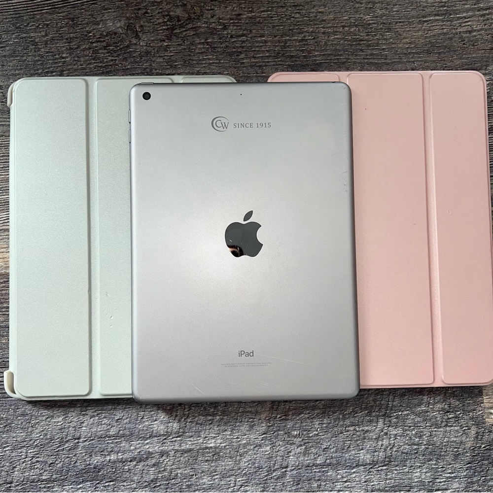 (SOLD) iPad 5th Generation 32GB in Black